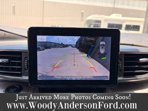 Used 2024 Ford Explorer XLT w/ Equipment Group 202A AWD/4WD image 12