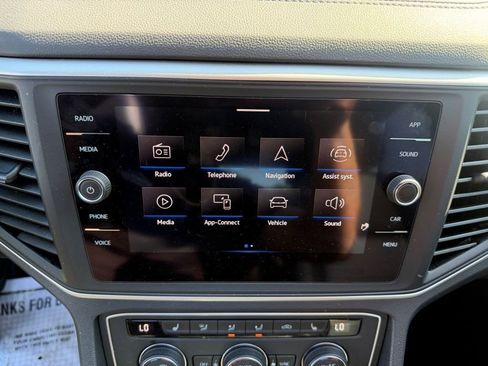 Used 2021 Volkswagen Atlas Cross Sport SE w/ Panoramic Sunroof Package AWD/4WD image 20