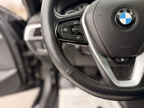 Used 2019 BMW 530i xDrive AWD/4WD image 18