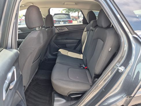 Used 2025 Kia Sportage LX AWD/4WD image 27