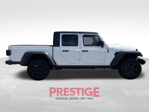 Used 2023 Jeep Gladiator Mojave w/ Cold Weather Group AWD/4WD image 6