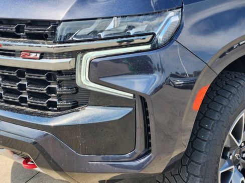 Used 2022 Chevrolet Tahoe Z71 w/ Luxury Package AWD/4WD image 8