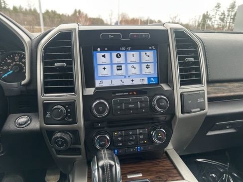 Used 2018 Ford F150 Lariat image 27