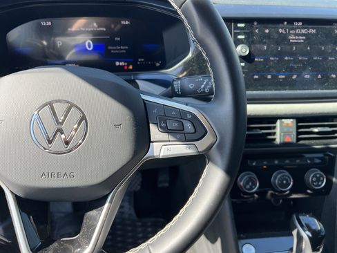 Certified 2023 Volkswagen Taos SE image 19