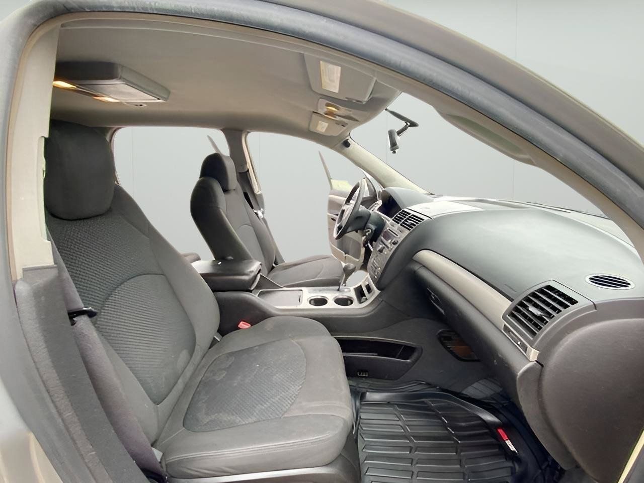 Used 2007 Saturn Outlook XE w/ Advanced Audio Pkg FWD image 42