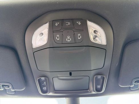 Used 2024 Chrysler Pacifica Limited w/ S Appearance Package image 24