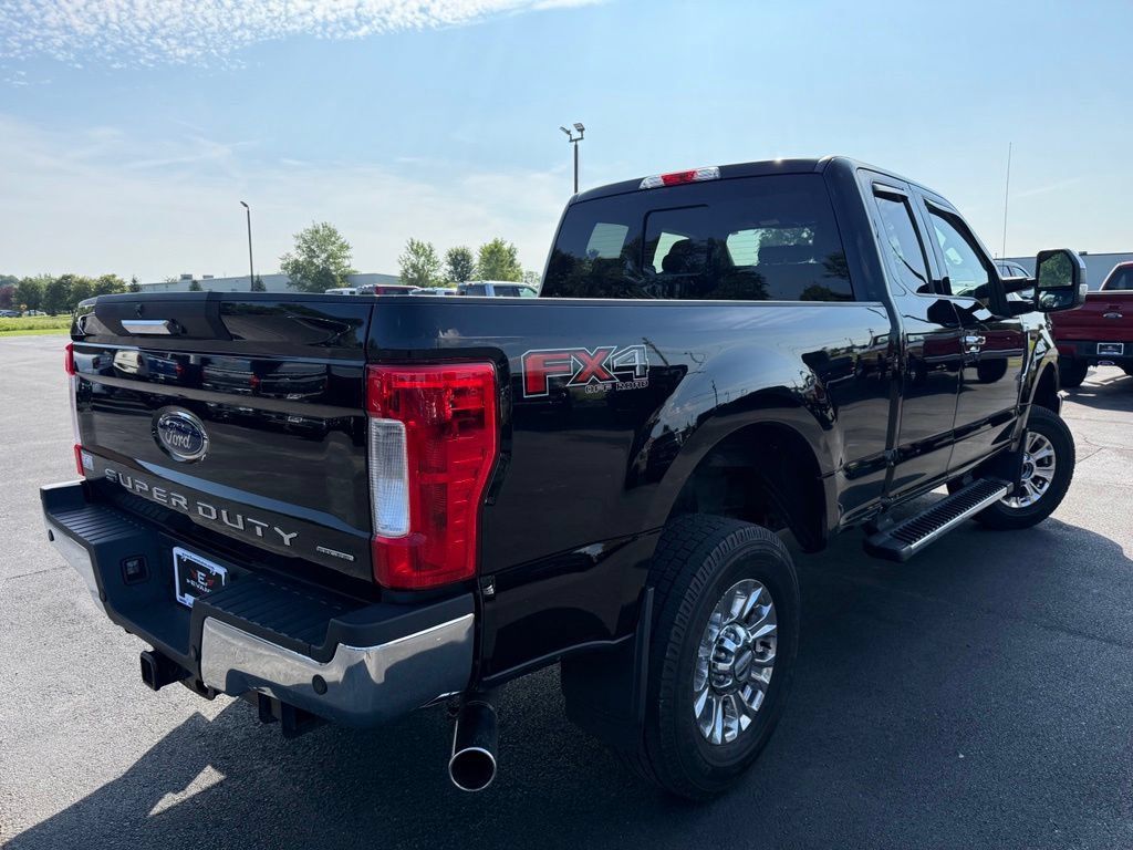 Used 2017 Ford F250 Lariat w/ Chrome Package AWD/4WD image 7