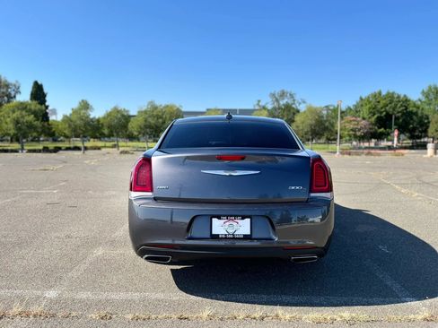 Used 2018 Chrysler 300 S AWD/4WD image 5