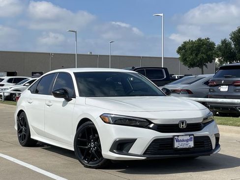 Used 2022 Honda Civic Sport image 2
