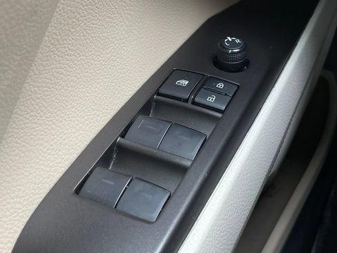 Used 2022 Toyota Camry LE FWD image 11