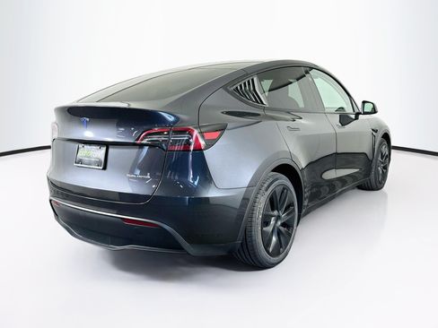 Used 2024 Tesla Model Y Long Range AWD/4WD image 9