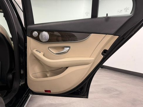 Used 2018 Mercedes-Benz C 300 C 300 4MATIC Sedan w/ Premium Package image 33