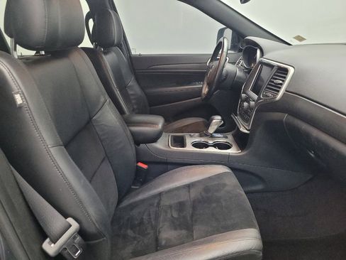 Used 2018 Jeep Grand Cherokee Altitude image 21