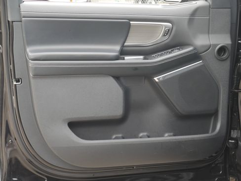 Certified 2025 Ford Expedition Max Platinum image 40