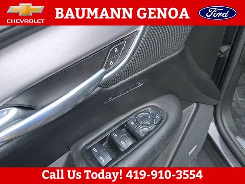 Used 2017 Cadillac XT5 Luxury w/ Driver Awareness Package AWD/4WD image 12