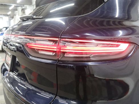 Used 2019 Porsche Cayenne AWD/4WD image 11