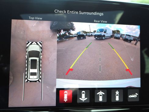 New 2026 Chrysler Pacifica Limited w/ Uconnect Theater Family Group image 22