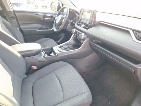 Used 2021 Toyota RAV4 XLE image 33
