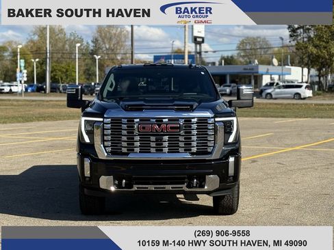 Used 2024 GMC Sierra 2500 Denali w/ Denali Reserve Package image 2