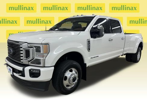 Certified 2022 Ford F350 Platinum w/ Snow Plow Prep Package AWD/4WD image 16