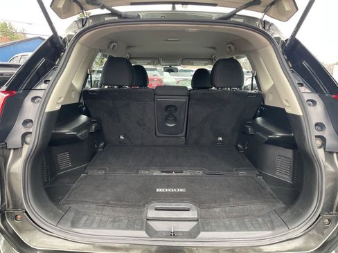 Used 2017 Nissan Rogue S AWD/4WD image 23