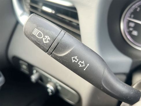 Used 2018 Buick Enclave Essence image 26