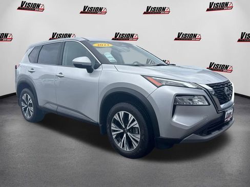 Used 2023 Nissan Rogue SV image 3