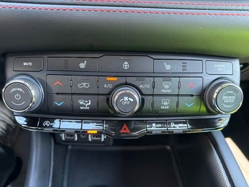 Used 2023 Dodge Durango GT AWD/4WD image 31