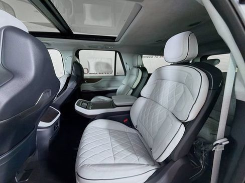 New 2026 Lincoln Navigator L Black Label AWD/4WD image 25
