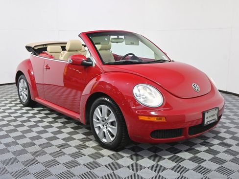 Used 2010 Volkswagen Beetle Convertible FWD image 14