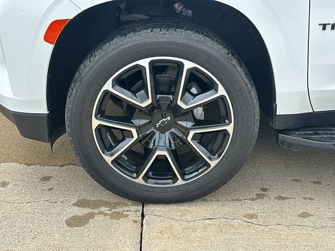 Used 2021 Chevrolet Tahoe RST w/ Luxury Package AWD/4WD image 7