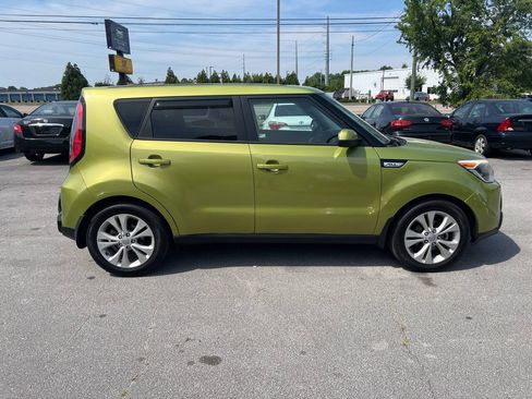 Used 2016 Kia Soul + w/ Audio Package FWD image 5