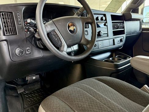 Used 2018 Chevrolet Express 2500 w/ Driver Convenience Package RWD image 13