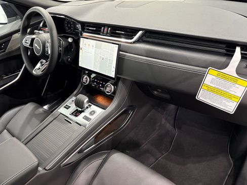 New 2026 Jaguar F-PACE R-Dynamic S image 27