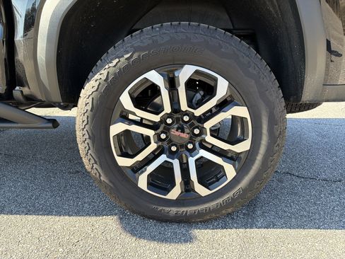 New 2025 GMC Canyon AT4 w/ Nightfall Edition image 23