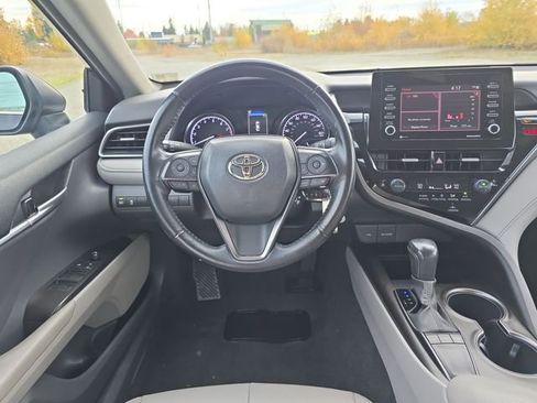 Used 2023 Toyota Camry SE image 17