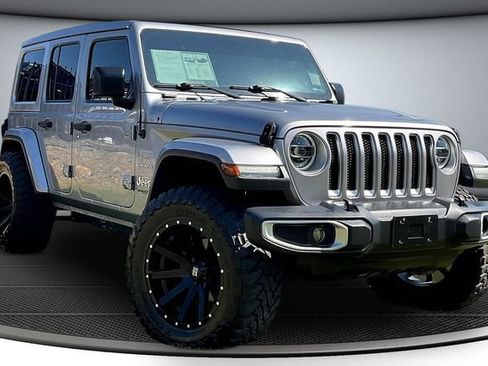 Used 2020 Jeep Wrangler Unlimited Sahara AWD/4WD image 3