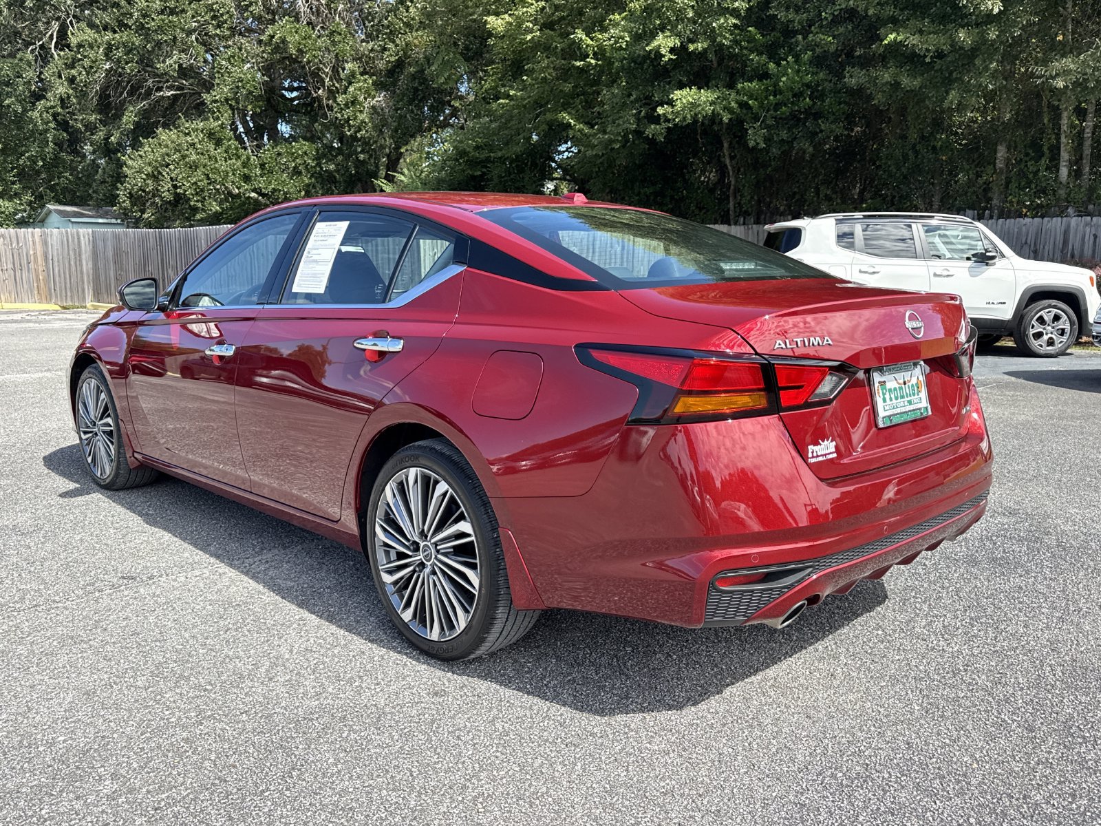 Used 2025 Nissan Altima 2.5 SL AWD/4WD image 3