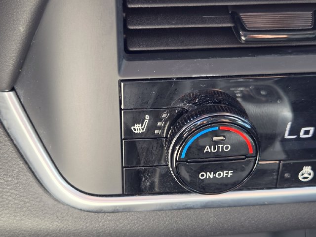 Used 2026 Nissan Rogue Dark Armor FWD image 31