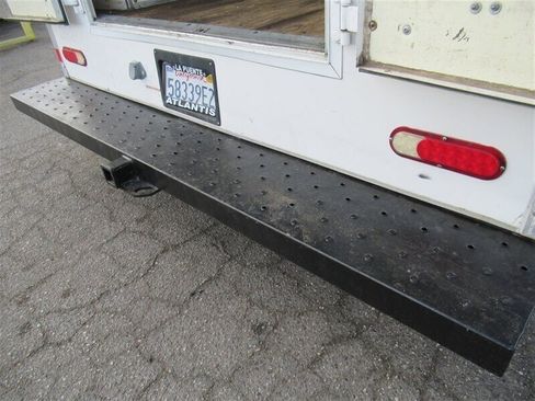 Used 2016 Chevrolet Express 3500 RWD image 14