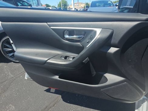 Used 2016 Nissan Altima 2.5 SV w/ Convenience Package FWD image 24