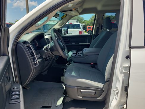 Used 2018 RAM 1500 Express w/ Express Value Package RWD image 18