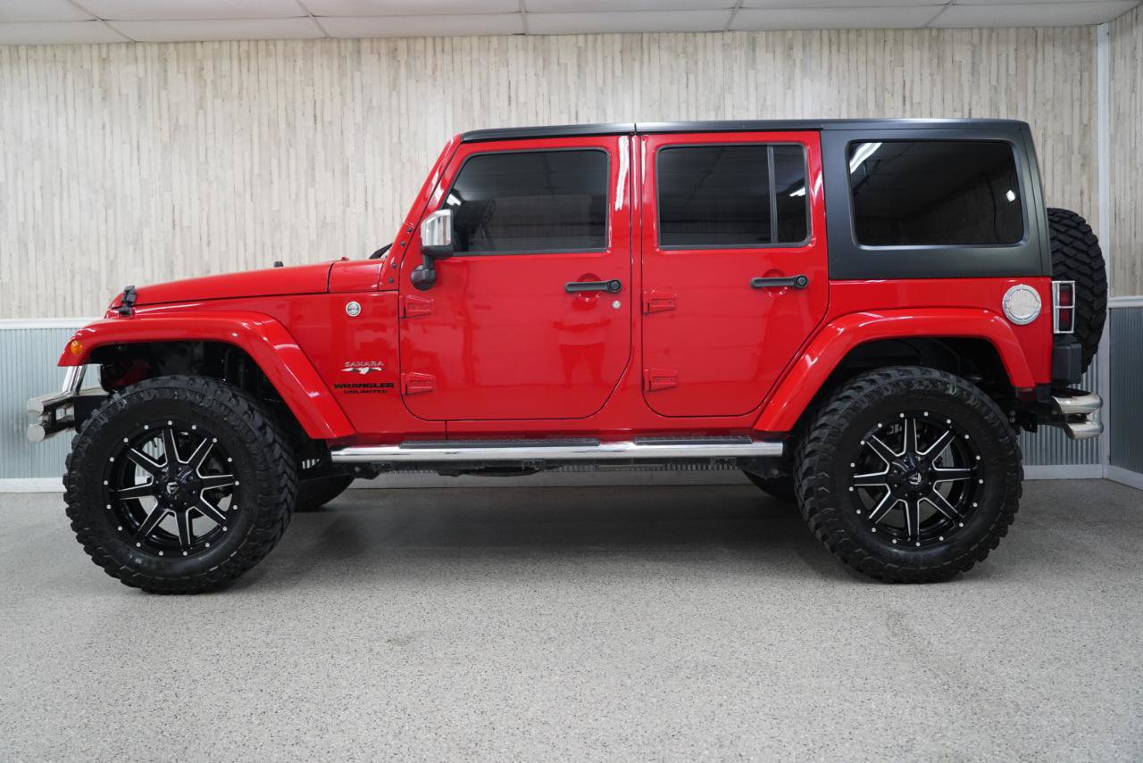 Used 2017 Jeep Wrangler Unlimited Sahara w/ Dual Top Group AWD/4WD image 5