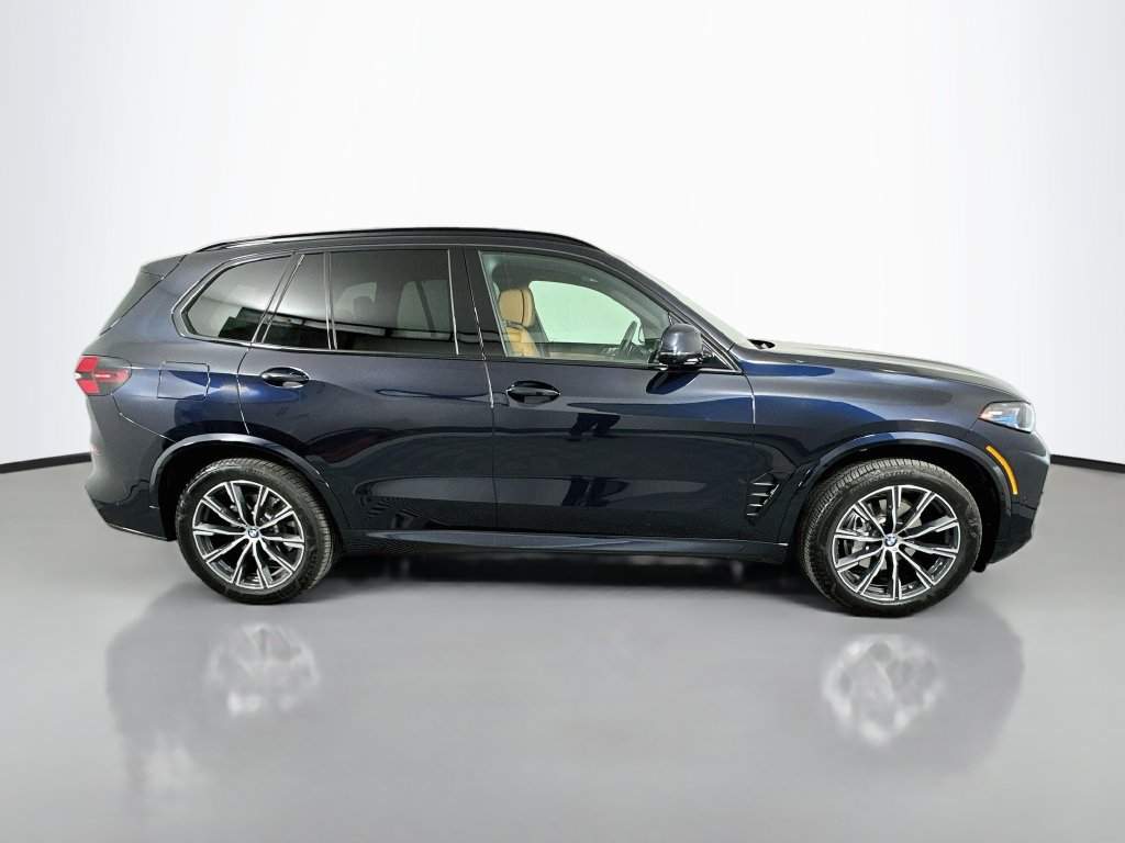 Used 2026 BMW X5 sDrive40i w/ M Sport Package RWD image 4