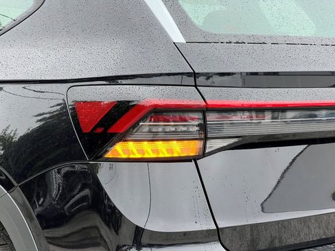 New 2025 Volkswagen Taos S image 6