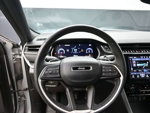 Used 2023 Jeep Grand Cherokee L Laredo AWD/4WD image 20