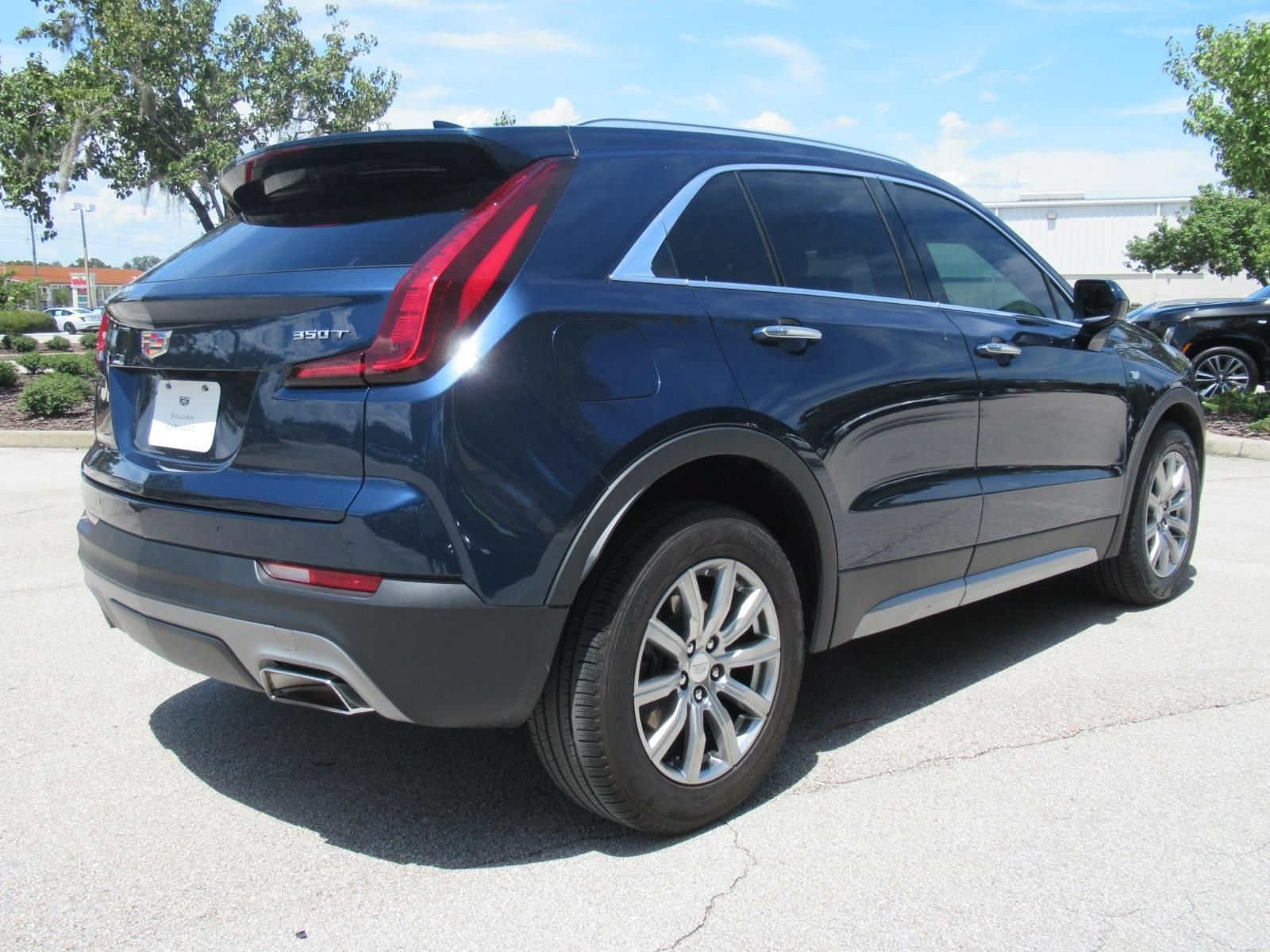 Used 2020 Cadillac XT4 Premium Luxury w/ Driver Awareness Package FWD image 6