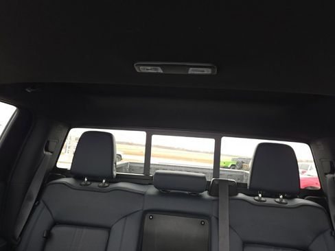 Used 2022 Chevrolet Silverado 1500 High Country w/ High Country Premium Package image 18