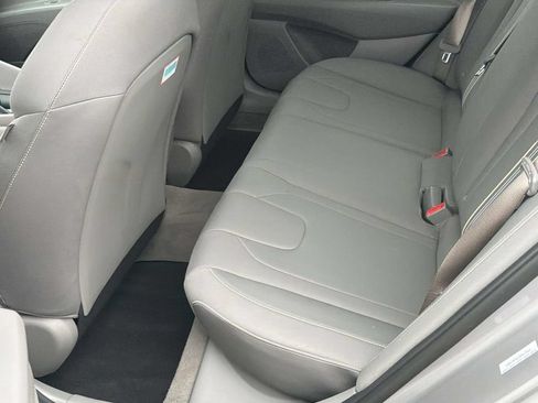 Used 2025 Hyundai Elantra Sport FWD image 29