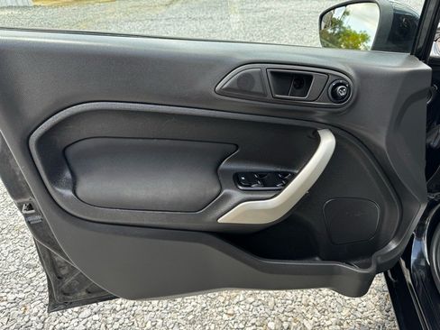 Used 2012 Ford Fiesta SE FWD image 16